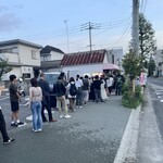 手打十段 うどんバカ一代 - オープン15分前で、この行列⤵