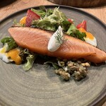 ONZORO.  - キングサーモンのミ・キュイ