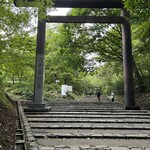 神宮茶屋 - 鳥居をくぐり厳かな境内にあるお店