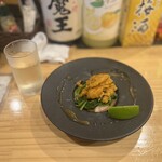 Oyster & Smoked Bar Sango - 日本酒(賀茂鶴)とウニホーレン