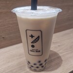 パール レディ 茶バー - ドリンク写真:ほうじ茶ミルクティー