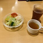 ジョイフル - セットメニューに付いてくるサラダと、ドリンクとスープ♪(ドリンクバー、スープバー付きセット)