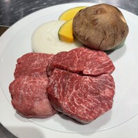 大阪鉄板焼き 神戸牛 TATARA - 国産牛ランプ100g、季節の焼き野菜
