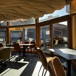 Restaurant Régis & Jacques Marcon - 広くはありませんが、イートインできるのが嬉しい(^^)