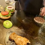 髙橋バーガー - カウンター席ライブショー