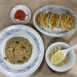 ぎょうざの満洲 - 料理写真:豆玄米チャーハン&餃子