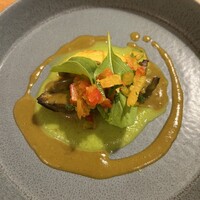 グルマンプラス - 三河湾で採れた天然鮑のソテー
                    　ズッキーニのピュレと鮑の肝のソース