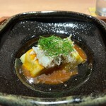 日本料理FUJI - 蒸し茄子にどうまんがにのほぐし身. 合わせたのは味噌に見えるけど、実はドライトマトのソース. ご主人に「味噌田楽ですか？」と声をかけたけど見事に裏切られましたが、嬉しい不意打ちでした.