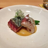 日本料理FUJI - 口の中で合わさるとサバ味噌の味になるのが不思議. この鯖は生臭さが全くなくて美味しい.