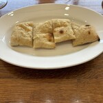 フルールド・オリーヴ カンパーニュ - ひら焼きパン