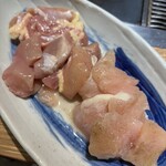 大衆居酒屋 もんじゃ酒場 だしや - 今治焼鳥盛り合わせ