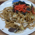 捕鯨船 - 鯨肉入り焼きそば