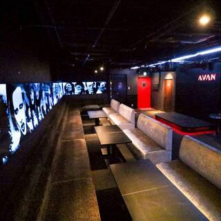 ラグジュアリーなソファー席☆コンパや合コンにぴったりの空間◎