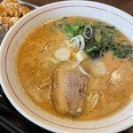麺家 なると - とんこつ醤油ラーメン
