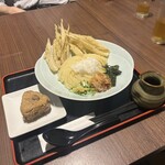 豊前裏打会 萬田うどん 薬院本店 - 