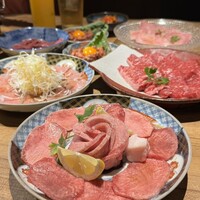 炭火焼肉寅二郎 - 