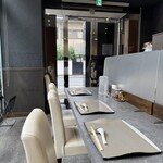 宍道湖しじみ中華蕎麦 琥珀 池袋店 - 店内