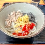 麺紡 - シーチキンと塩こんぶの混ぜうどん
