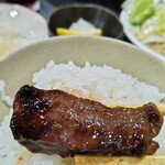焼肉山吉 - 和牛ロースでローリング
