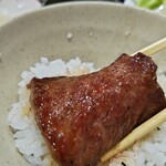 焼肉山吉 - ごはんをローリング