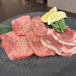 炭火焼肉 にく式 - 
