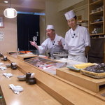 Sushi Dokoro Tatsutoshi - おどける板さん（撮影許可済み）