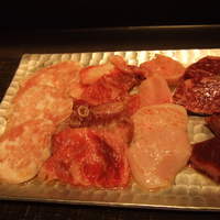 御二九と八さい はちべー - メインのお肉