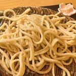 高遠そば ますや - 【抜き】本当はうっすら緑がかった白。塩が付いてくる