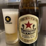 竹岡式ラーメン まる竹 - ビールは赤星