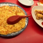 南海飯店 ハイハイ店 - 海老の卵炒め(左)、春巻(右)