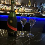 R1 TOKYO Bar&Restaurant - 