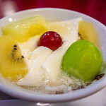 異味香 - ぶどうの他はメロンとキュウイ