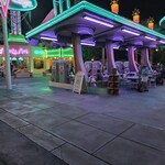 Flo's V8 Cafe - 