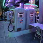 Flo's V8 Cafe - 