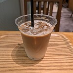 ミスターワッフル&カフェ - ドリンク写真:アイスカフェラテ
