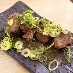 肉ト魚 大衆酒場 ひとめぼれ - ねぎ塩タン串