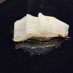 イル アオヤマ - アカムツ炭焼き、山芋、骨出汁のスープ 