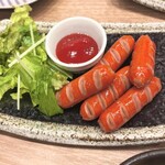 肉ト魚 大衆酒場 ひとめぼれ 京都店 - 定番赤ウインナー