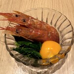 野菜酒場あしおと - 赤海老沖漬けとモロヘイヤのユッケ