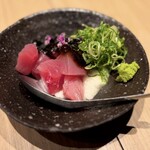 野菜酒場あしおと - 千葉県産びんちょうマグロ山芋とろろ　海苔醤油