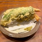 野菜酒場あしおと - 京野菜万願寺辛子エビちゃん天ぷら　レモン胡椒