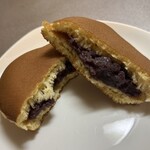 うさぎや 本店 - どら焼き　あんがみずみずしい