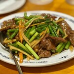 福餃子 - 牛肉とニンニクの芽炒め