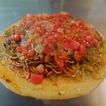 お好み焼・鉄板 テツジロウ - そば肉玉（980円）にサルサソース（330円）