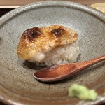 鮨 はち丸 - ノドグロあぶり　ぐちゃぐちゃに崩していただきます