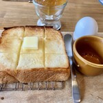 天然酵母の食パン専門店 つばめパン ＆Milk - おいし〜いバタートースト　モーニング