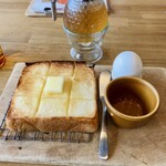 天然酵母の食パン専門店 つばめパン ＆Milk - おいし〜いバタートースト　モーニング