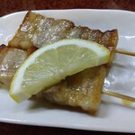 鶴亀 - 豚バラ２本 300円(税込)(2025年9月22日撮影)