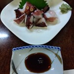 鶴亀 - タコぶつ切り 450円(税込)(2025年9月22日撮影)