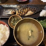 炭火焼干物定食 しんぱち食堂 ウィング上大岡店 - 